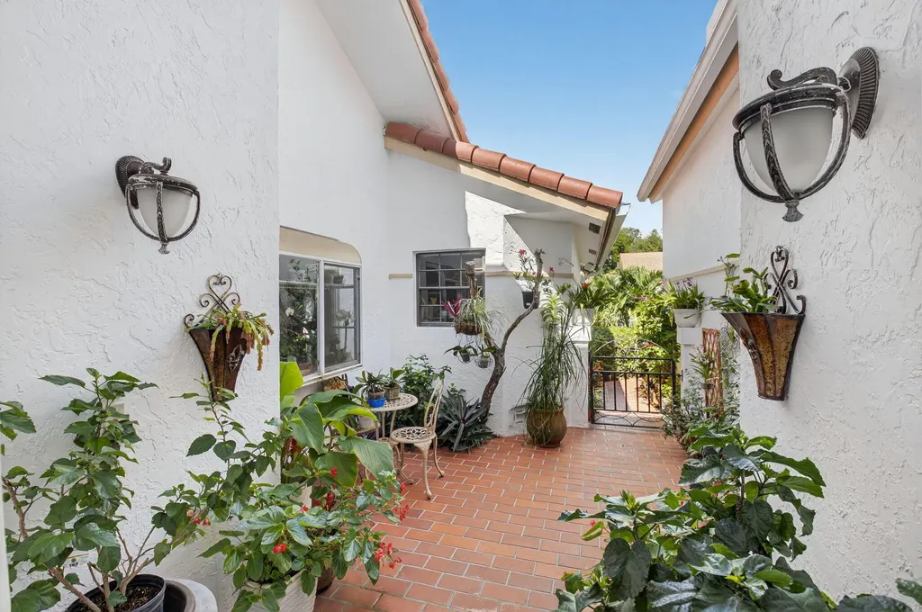 10559 Ladypalm Lane Boca Raton FL 33498
