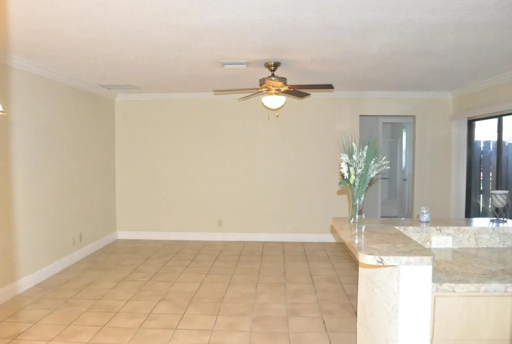 10 Crossings Circle Boynton Beach FL 33435