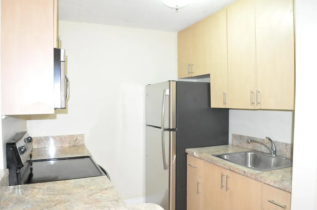 10 Crossings Circle Boynton Beach FL 33435