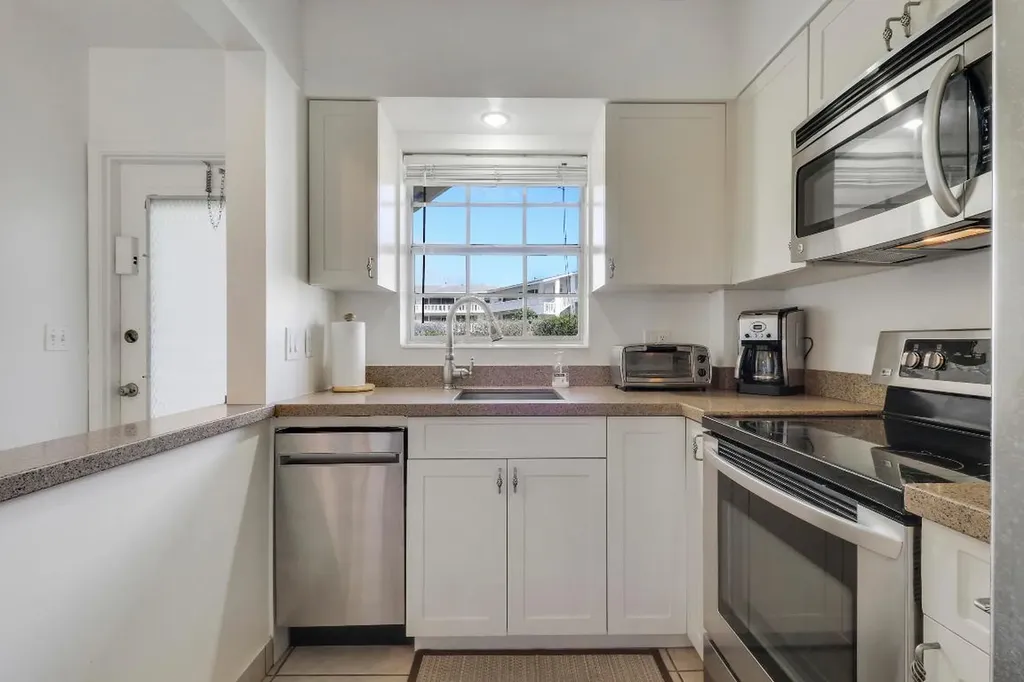 298 SE 6th Avenue Pompano Beach FL 33060