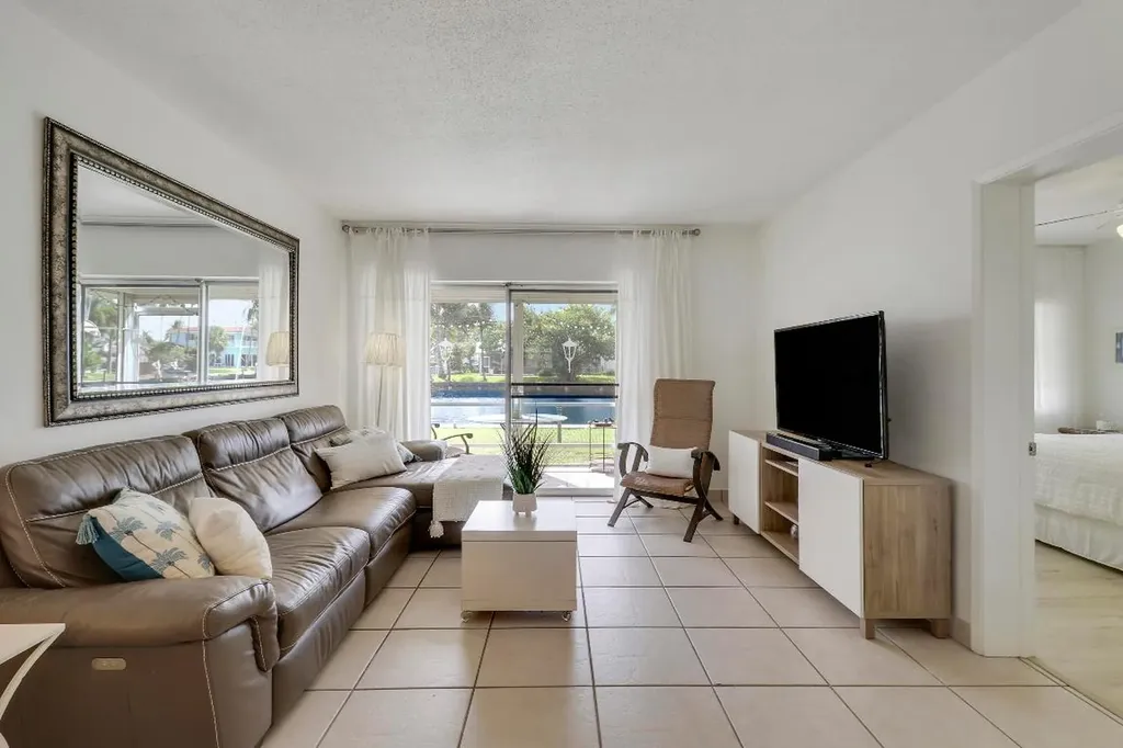298 SE 6th Avenue Pompano Beach FL 33060