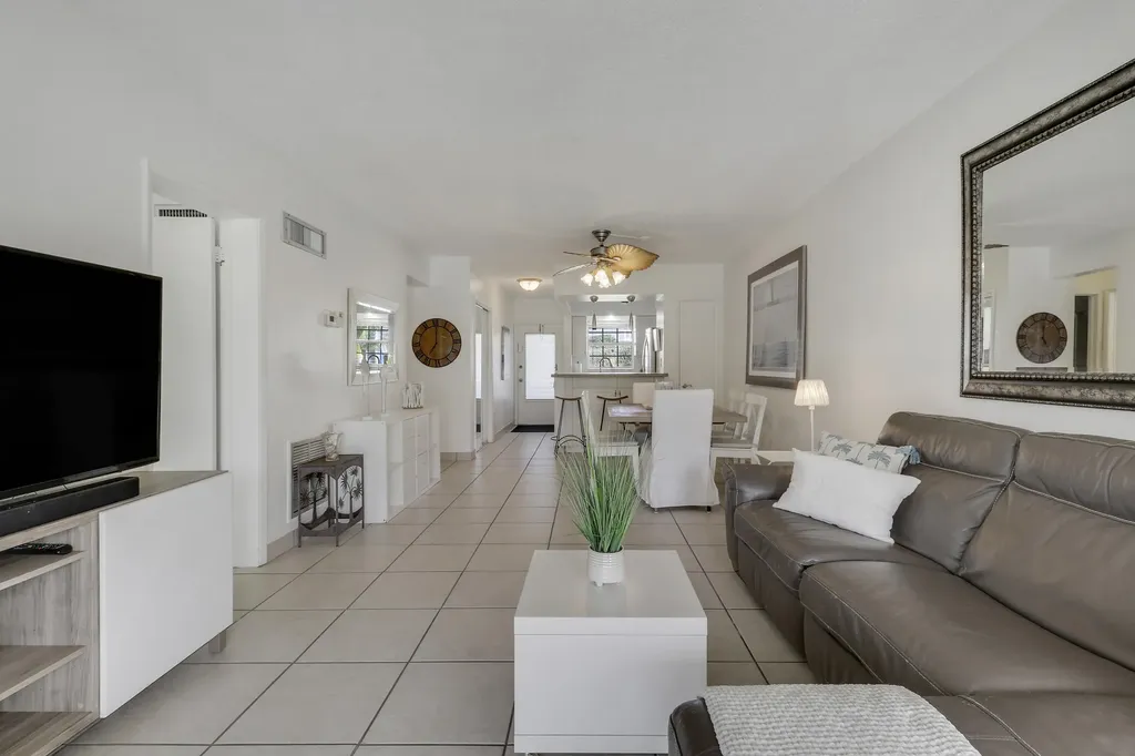 298 SE 6th Avenue Pompano Beach FL 33060