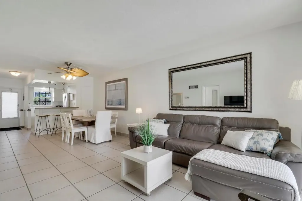 298 SE 6th Avenue Pompano Beach FL 33060