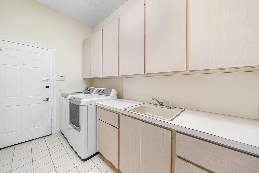 1115 Gator Trail West Palm Beach FL 33409
