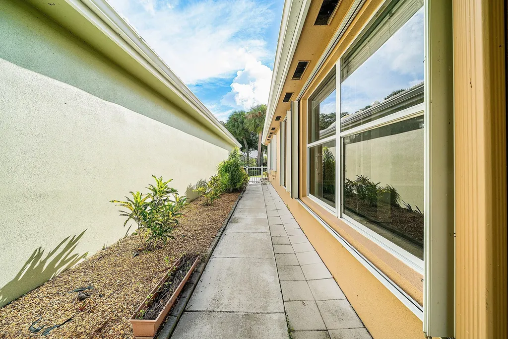 1115 Gator Trail West Palm Beach FL 33409