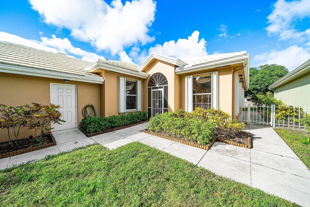 1115 Gator Trail West Palm Beach FL 33409