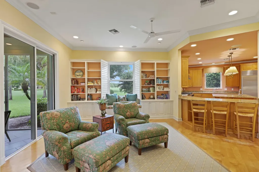 5 Country Road E Village Of Golf FL 33436