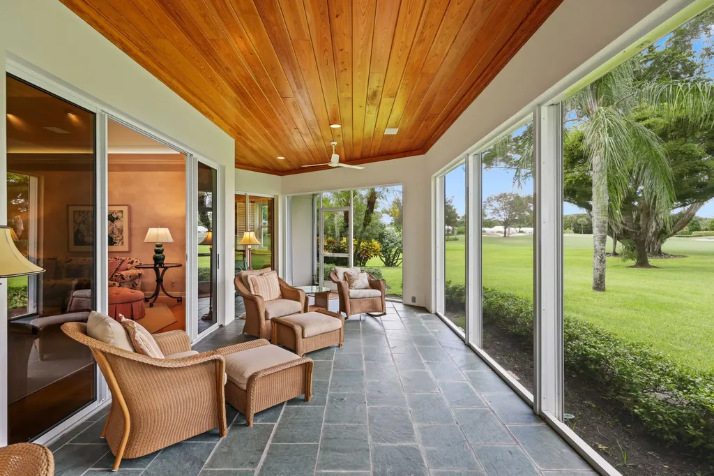 5 Country Road E Village Of Golf FL 33436