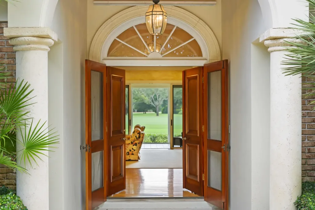 5 Country Road E Village Of Golf FL 33436