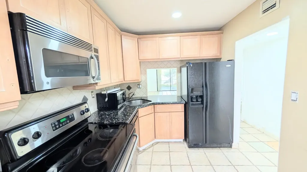 860 SE 6th Avenue Deerfield Beach FL 33441