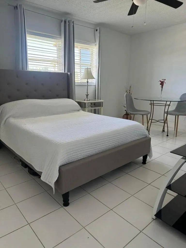 9272 SW 3rd Street Boca Raton FL 33428