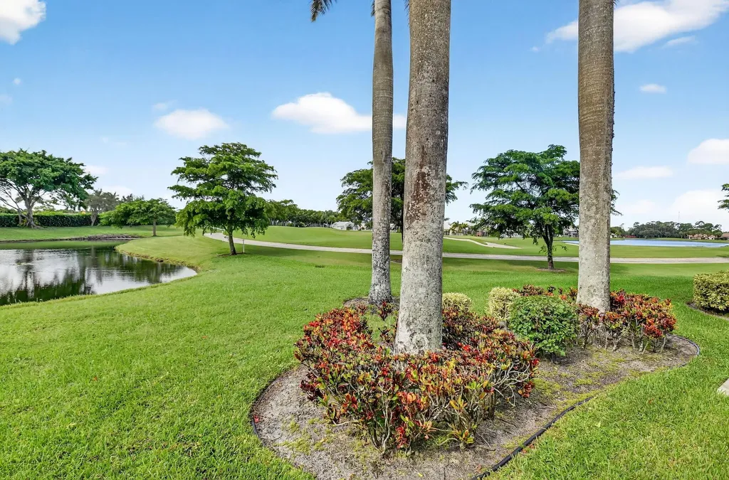 8225 Cassia Drive Boynton Beach FL 33472