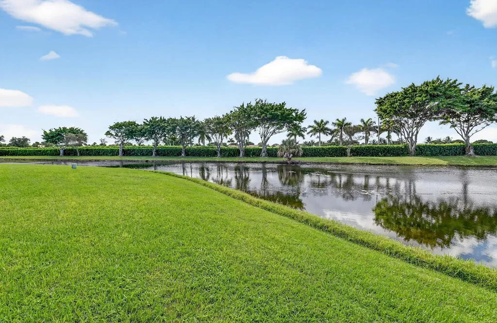 8225 Cassia Drive Boynton Beach FL 33472