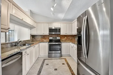 8225 Cassia Drive Boynton Beach FL 33472