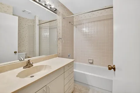 8225 Cassia Drive Boynton Beach FL 33472