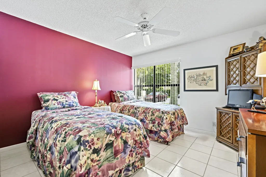 5153 Oak Hill Lane Delray Beach FL 33484