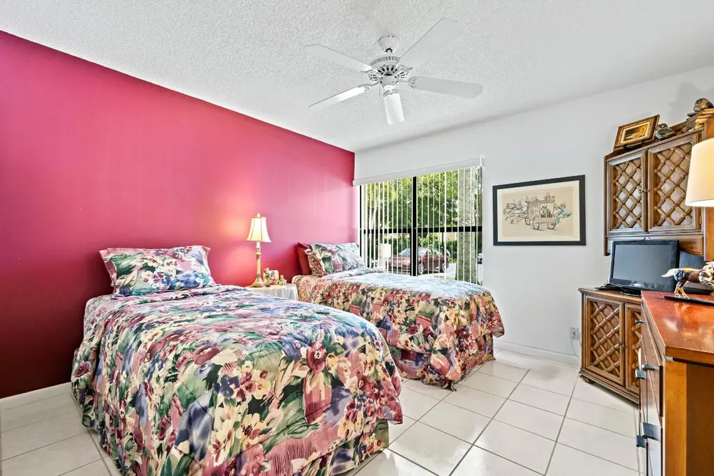 5153 Oak Hill Lane Delray Beach FL 33484
