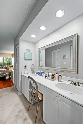 5153 Oak Hill Lane Delray Beach FL 33484