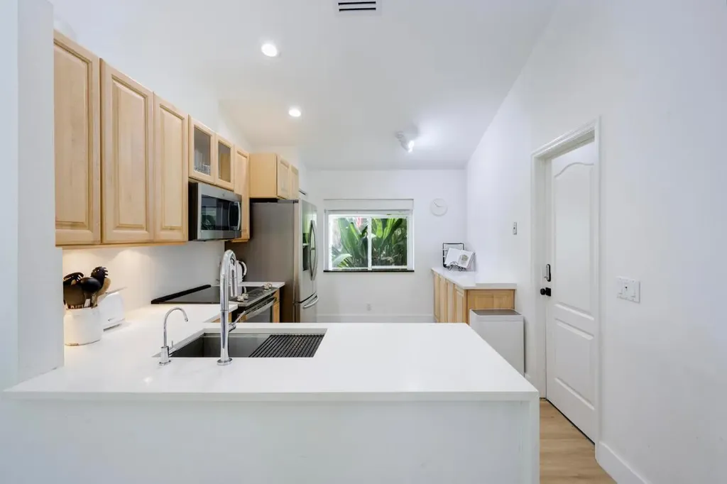 32 Admirals Court Palm Beach Gardens FL 33418