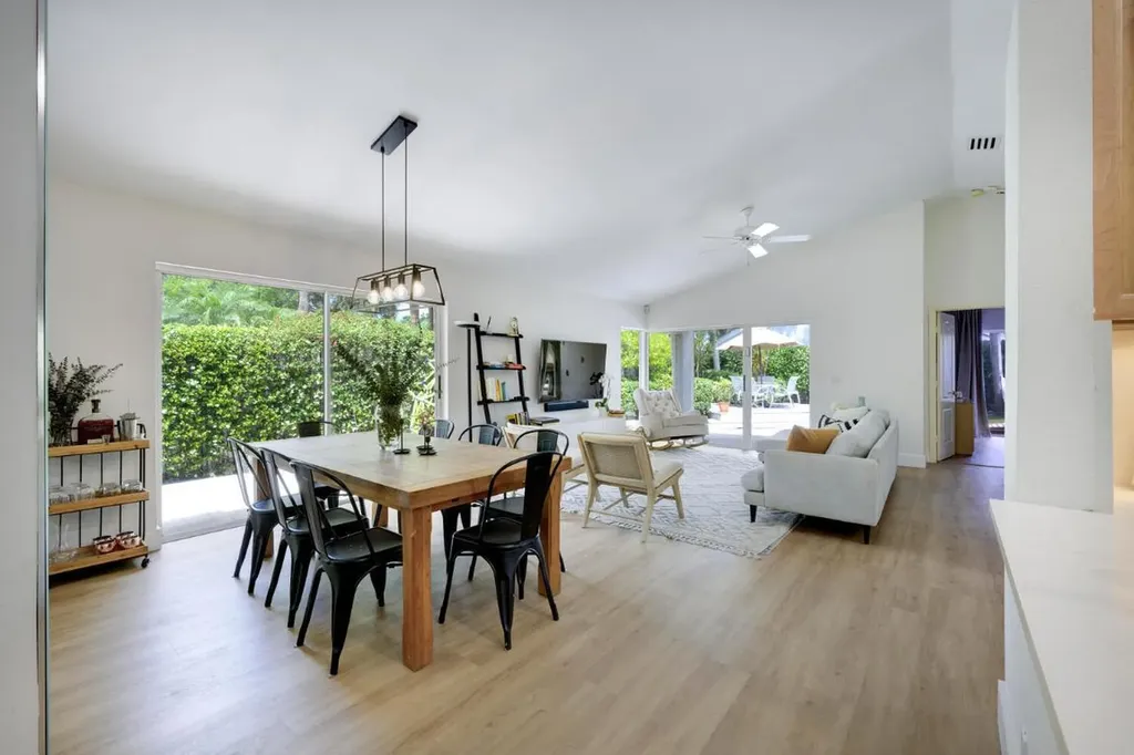 32 Admirals Court Palm Beach Gardens FL 33418