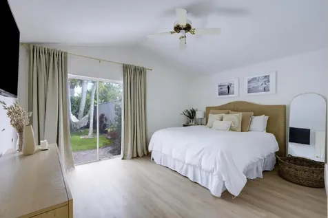 32 Admirals Court Palm Beach Gardens FL 33418