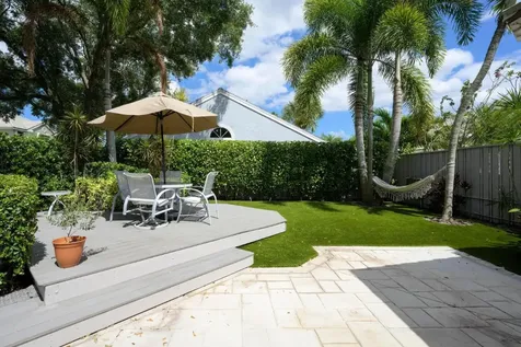32 Admirals Court Palm Beach Gardens FL 33418