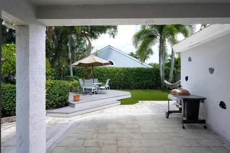32 Admirals Court Palm Beach Gardens FL 33418