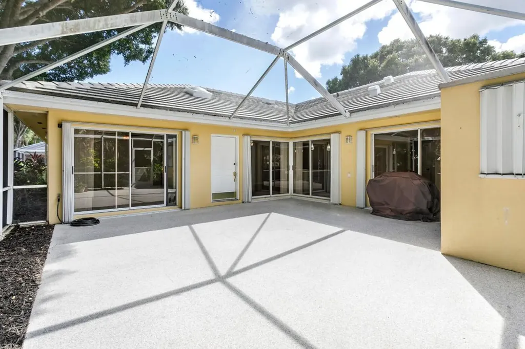 2901 Lakemont Court Palm Beach Gardens FL 33403