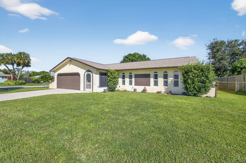 142 W Palmetto Road Lake Worth FL 33467