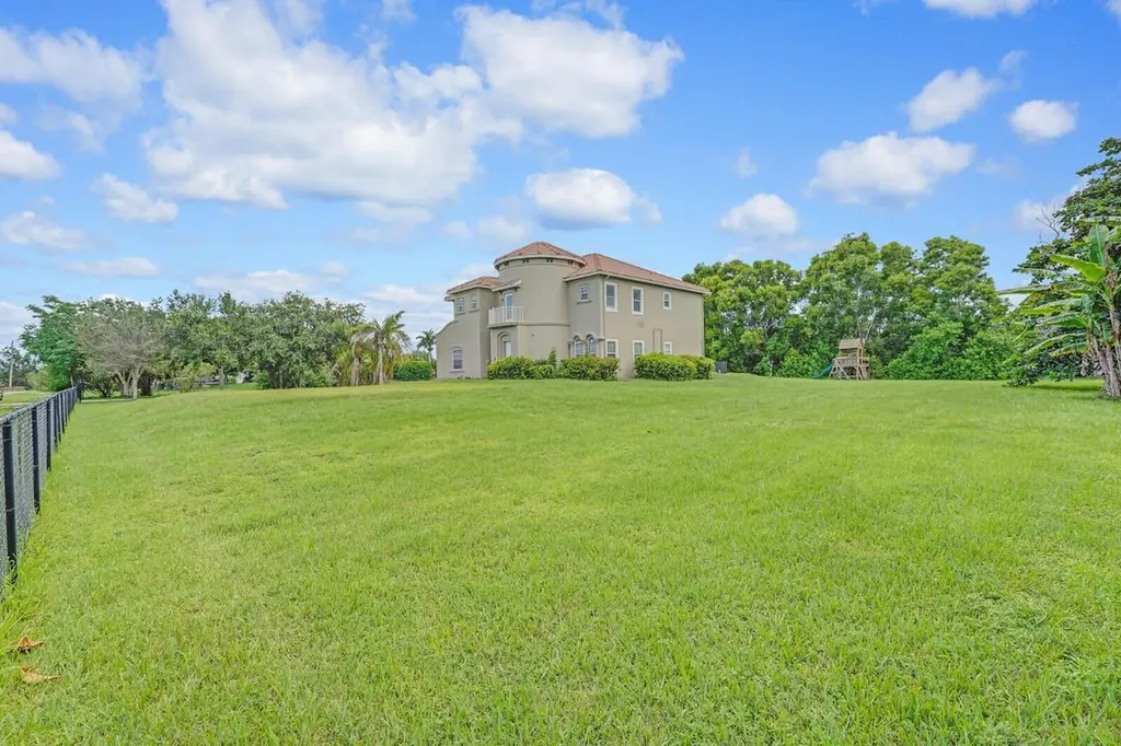 16383 73rd Terrace N Palm Beach Gardens FL 33418