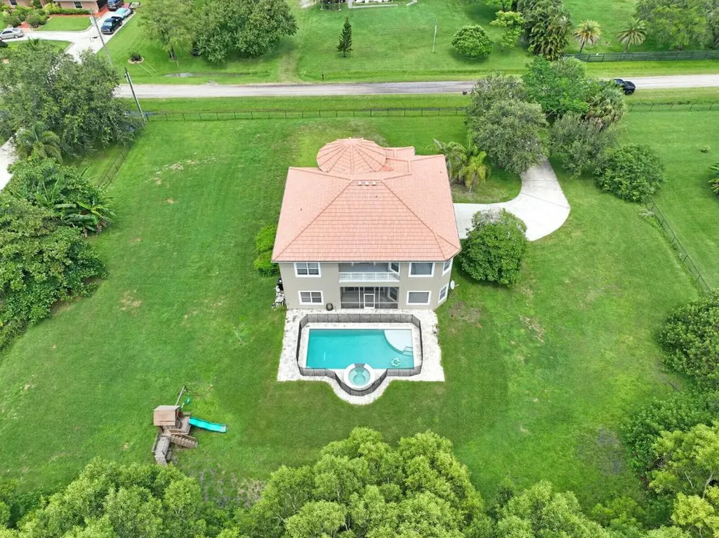 16383 73rd Terrace N Palm Beach Gardens FL 33418
