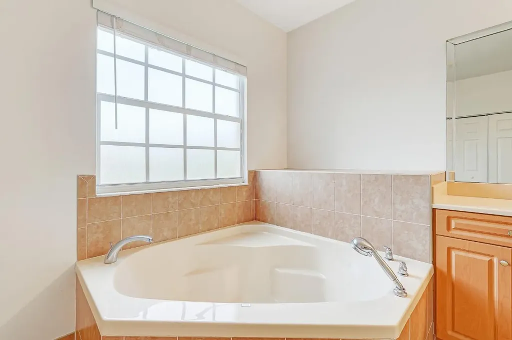16383 73rd Terrace N Palm Beach Gardens FL 33418