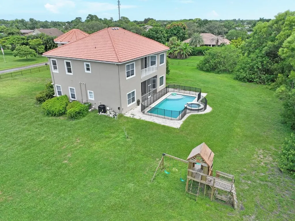 16383 73rd Terrace N Palm Beach Gardens FL 33418