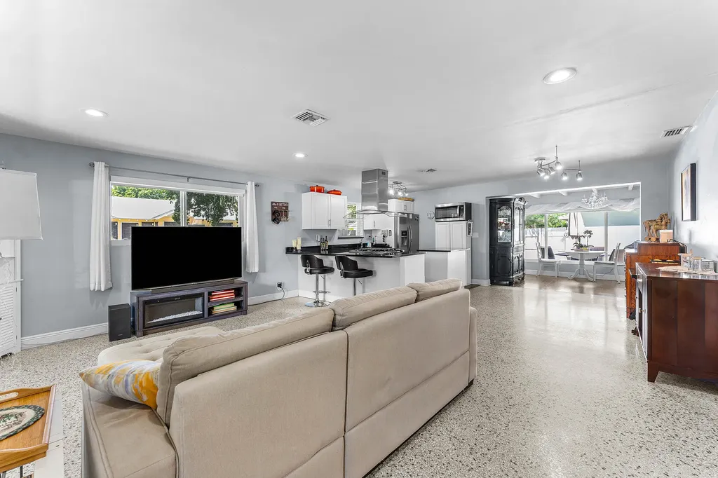 439 45th Street West Palm Beach FL 33407