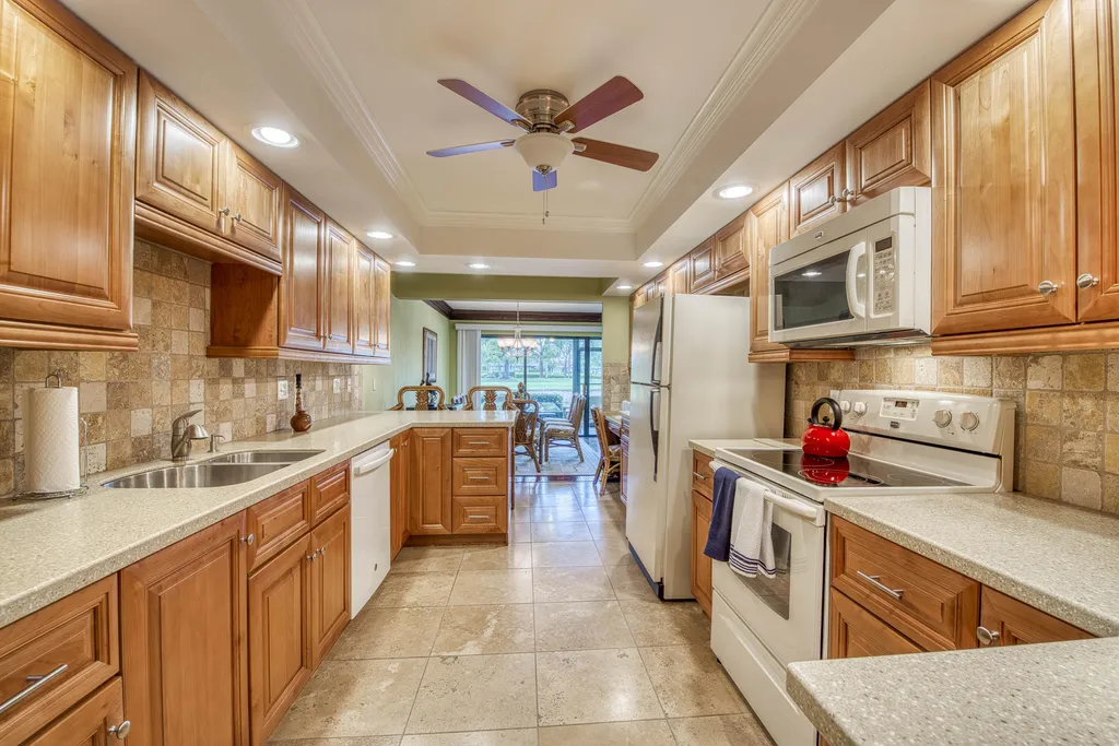 13793 Whispering Lakes Lane Palm Beach Gardens FL 33418