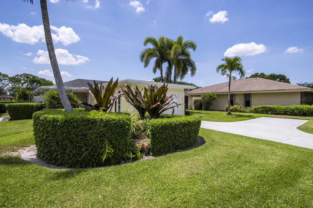 13793 Whispering Lakes Lane Palm Beach Gardens FL 33418
