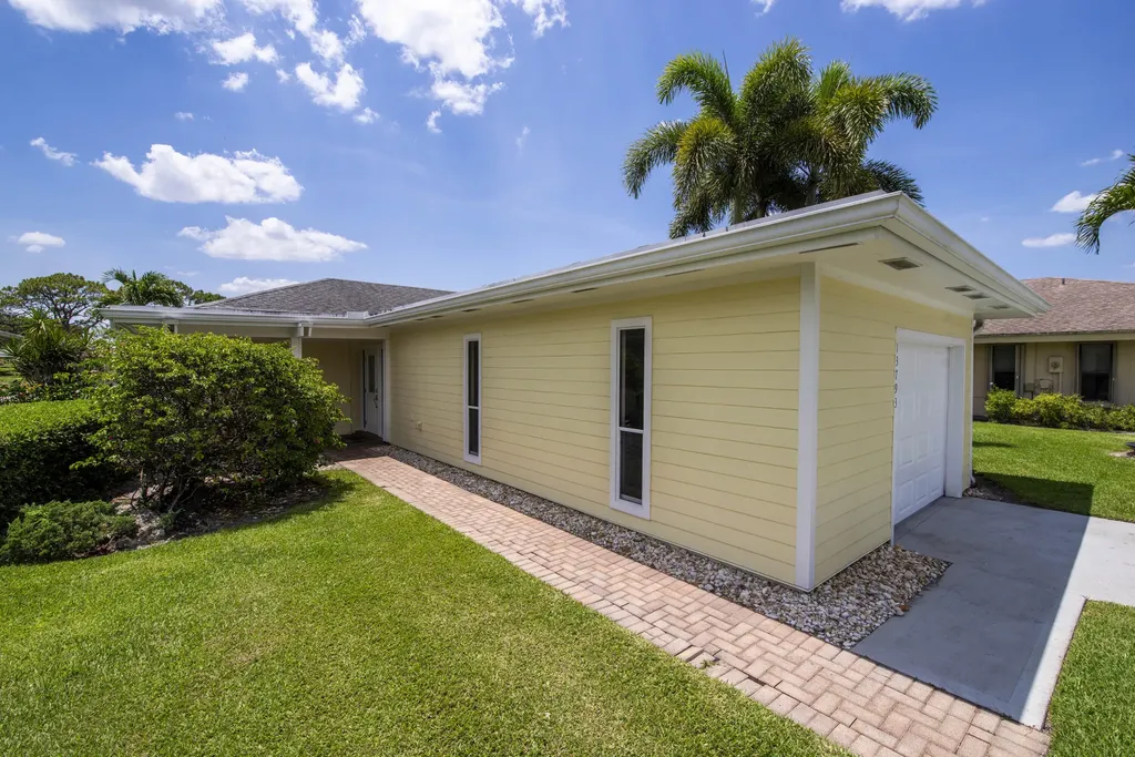 13793 Whispering Lakes Lane Palm Beach Gardens FL 33418