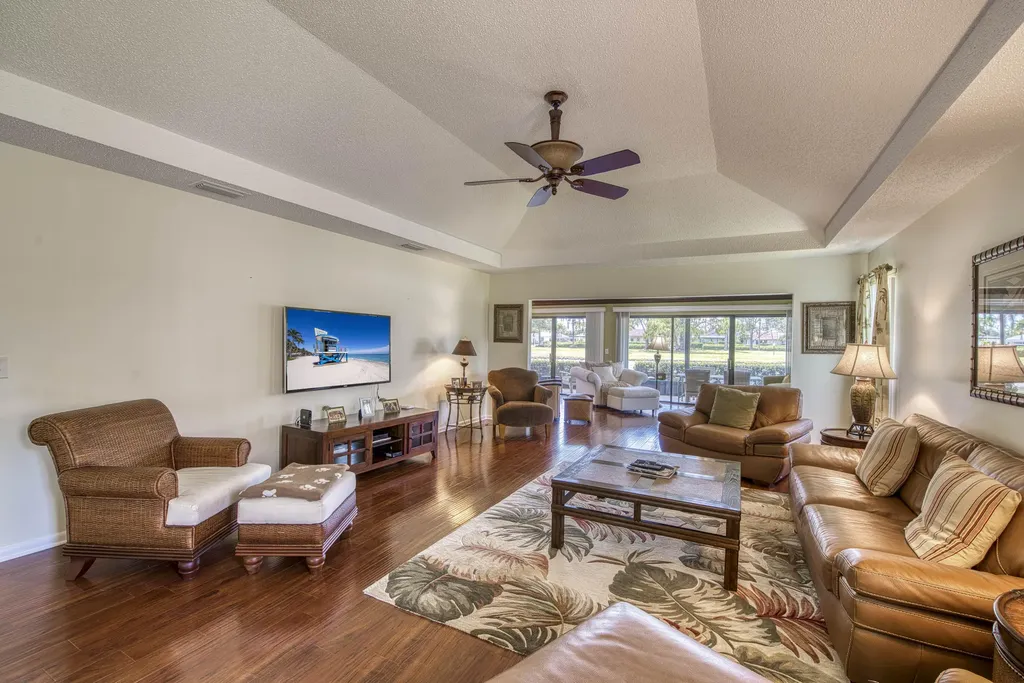 13793 Whispering Lakes Lane Palm Beach Gardens FL 33418