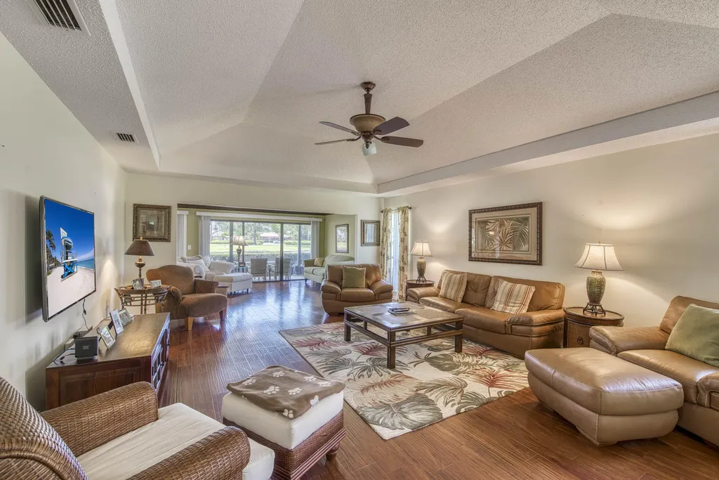 13793 Whispering Lakes Lane Palm Beach Gardens FL 33418