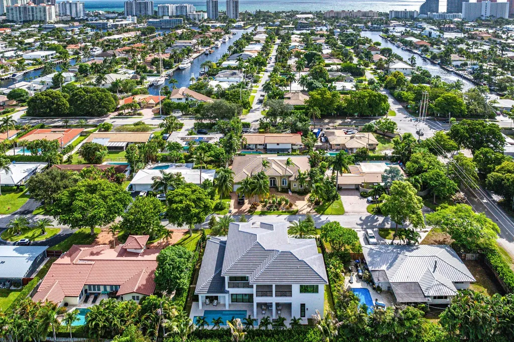 2609 NE 27 Way Fort Lauderdale FL 33306