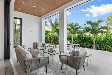 2609 NE 27 Way Fort Lauderdale FL 33306