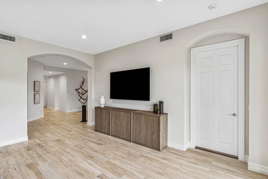 106 Palm Bay Drive Palm Beach Gardens FL 33418