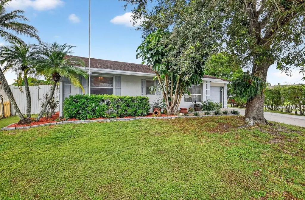 6533 Athena Drive Lake Worth FL 33463