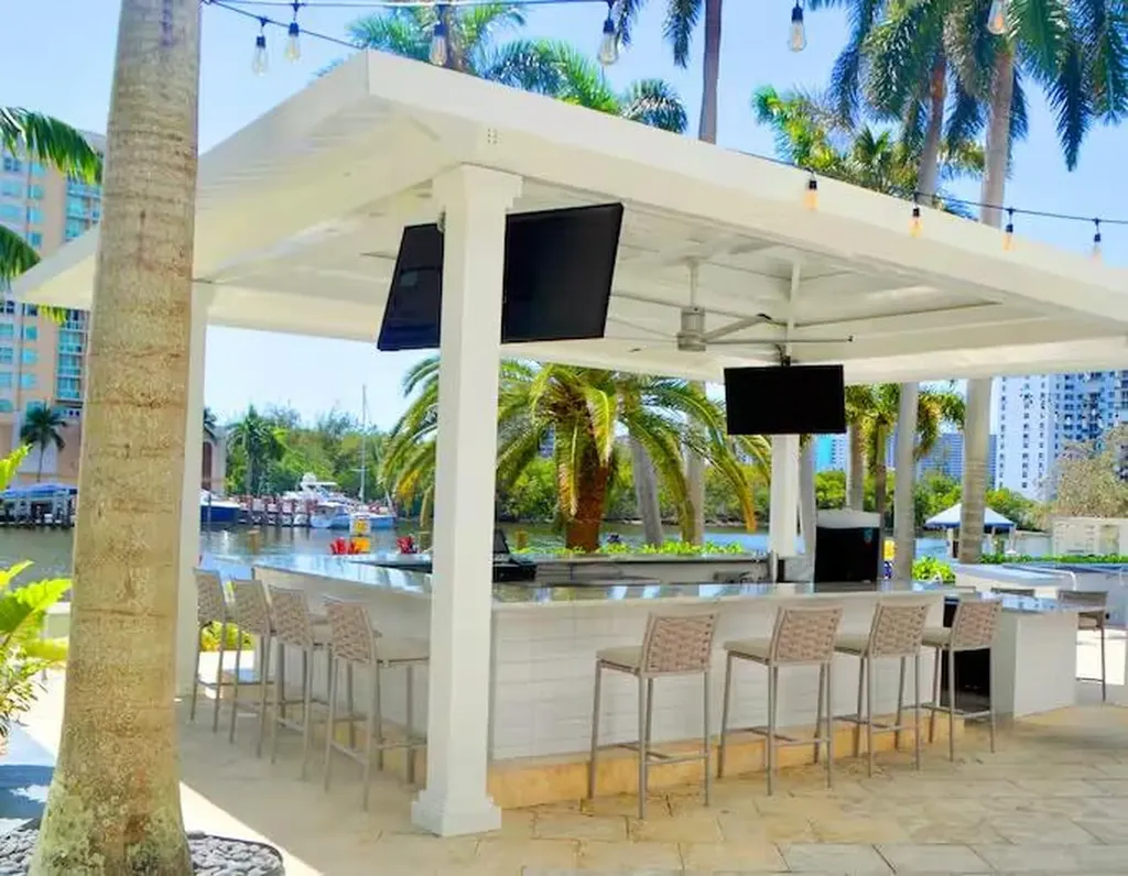 2670 E Sunrise Boulevard Fort Lauderdale FL 33304
