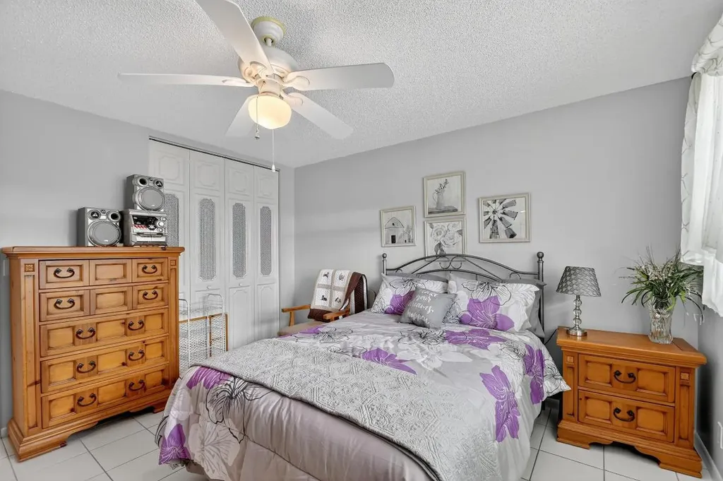 204 Oxford 300 West Palm Beach FL 33417
