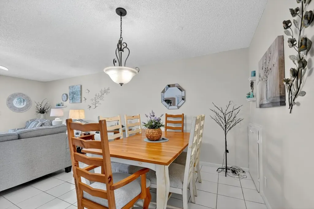 204 Oxford 300 West Palm Beach FL 33417