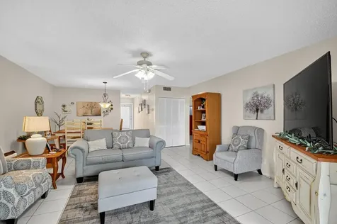 204 Oxford 300 West Palm Beach FL 33417
