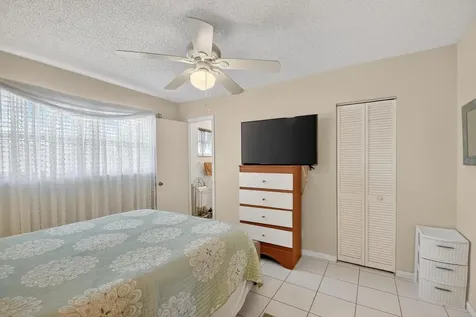 204 Oxford 300 West Palm Beach FL 33417