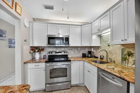 204 Oxford 300 West Palm Beach FL 33417