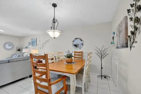 204 Oxford 300 West Palm Beach FL 33417